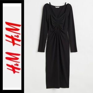 NWT. H&M Ribbed Knit Dress With Sweetheart Neckline W/ Cut Outs.
